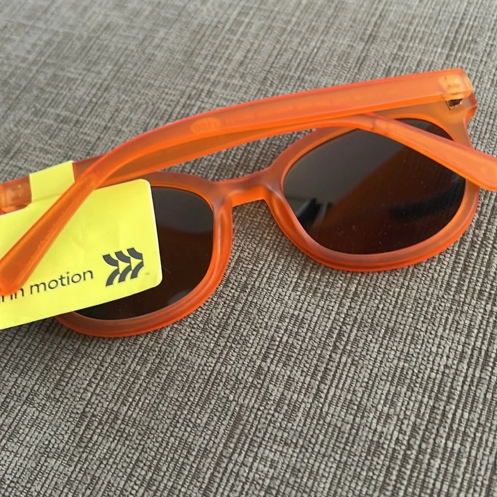 ALL IN MOTION Orange Round Sunglasses with mirrored polarized Lenses